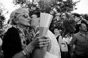 photographe de mariage Saint Etienne émotion joie bonheur noir et blanc