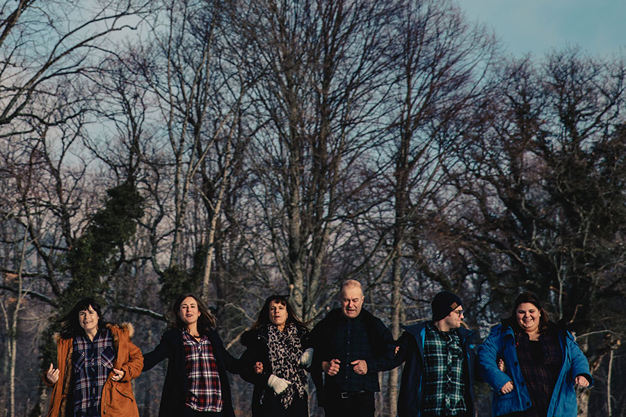 Photographe séance famille à la montagne Castille ALMA